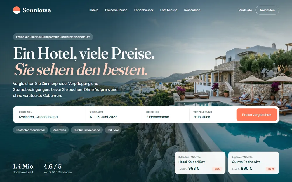 Beispiel-Website für ein Hotel- und Reisevergleichsportal: großes Foto eines Hotels mit Pool an der Mittelmeerküste, breite Suchleiste und zwei Angebotskarten